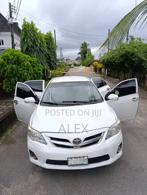 Toyota Camry 2011 White
