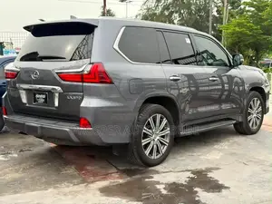 Lexus LX 2018 Silver