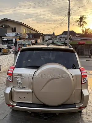 Toyota RAV4 3.5 Limited 2010 Gold