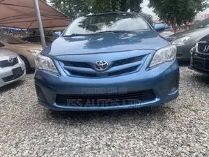 Toyota Corolla LE Special Edition 4dr Sedan (1.8L 4cyl 4A) 2013 Blue