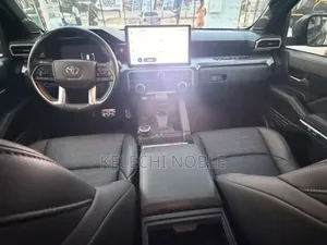 Toyota Tacoma TRD Sport Double Cab 4WD 5.0 ft. SB (Automatic) 2025