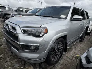 Toyota 4-Runner 2015 Silver