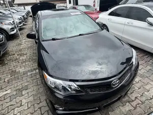 Toyota Camry SE 4dr Sedan (2.5L 4cyl 6A) 2013 Black