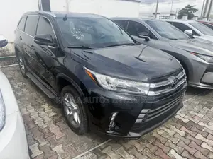 Toyota Highlander 2016 Black