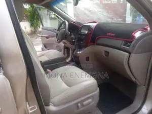 Toyota Sienna 2005 Gold