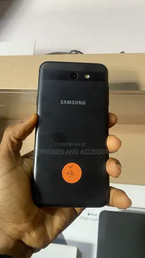 Samsung Galaxy J7 16 GB Black