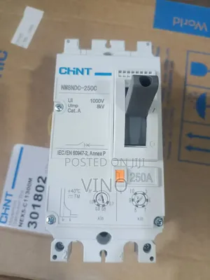 Chint NM8NDC-250C 250A DC Molded Case Circuit Breaker (MCCB).