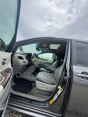 Toyota Sienna 2011 Gray