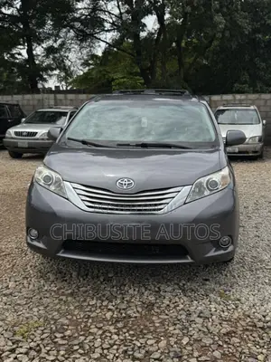 Toyota Sienna 2011 Gray