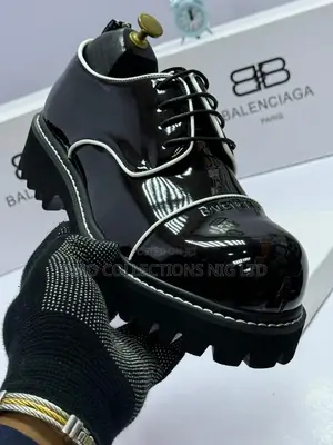 Balenciaga Men’s Black Leather Shoes With White Stitching –Fully Boxed