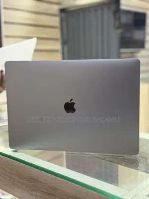 Laptop Apple MacBook Pro 2017 16GB Intel Core i7 SSD 512GB
