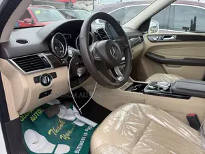Mercedes-Benz GLE-Class GLE 550 4MATIC 2017 White