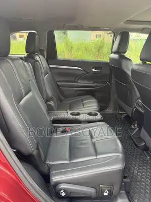 Toyota Highlander SE 4x4 V6 (3.5L 6cyl 8A) 2017 Burgundy