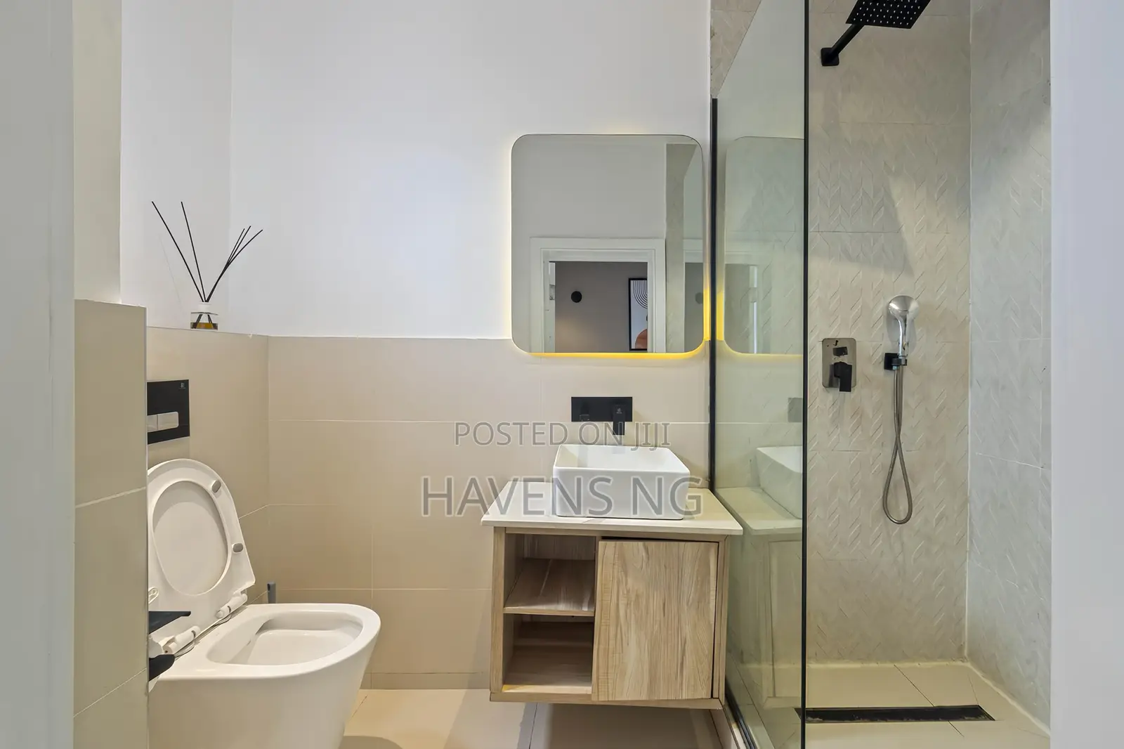 Luxury 3-Bedroom Maisonette
