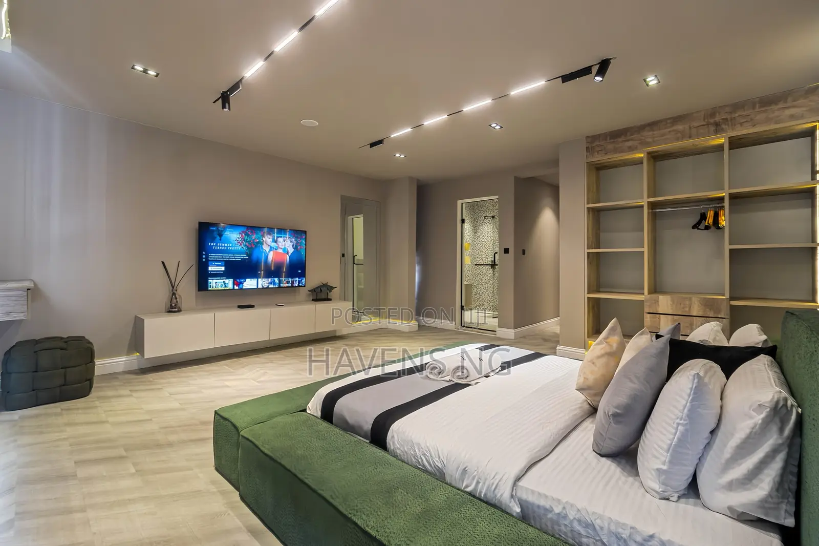 Luxury 3-Bedroom Maisonette