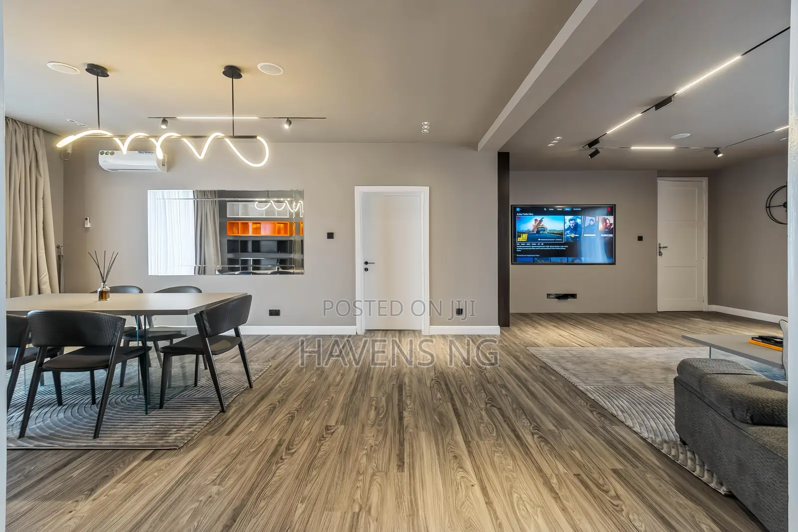 Luxury 3-Bedroom Maisonette
