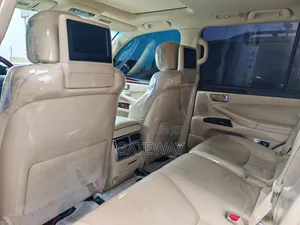 Lexus LX 2016 Gold