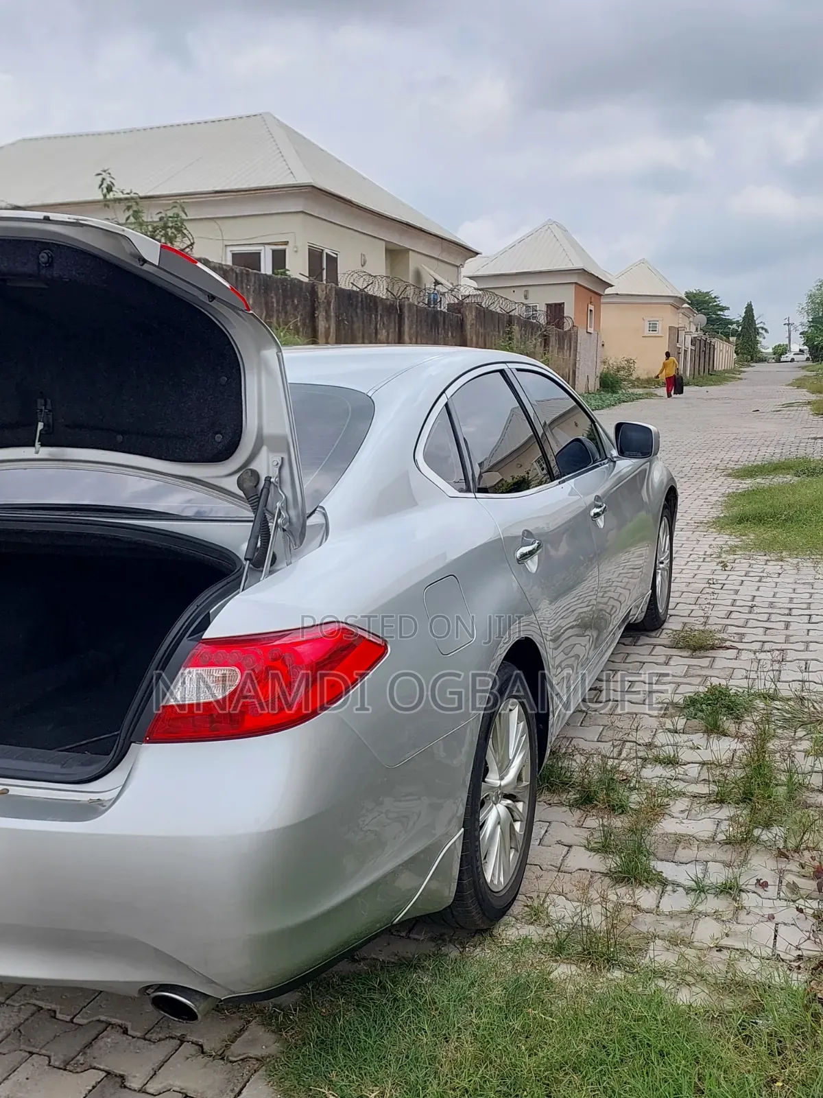 Infiniti M 2011 Silver