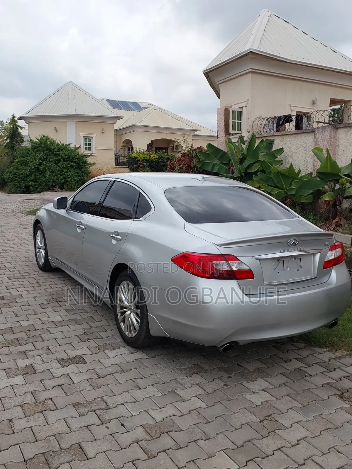 Infiniti M 2011 Silver
