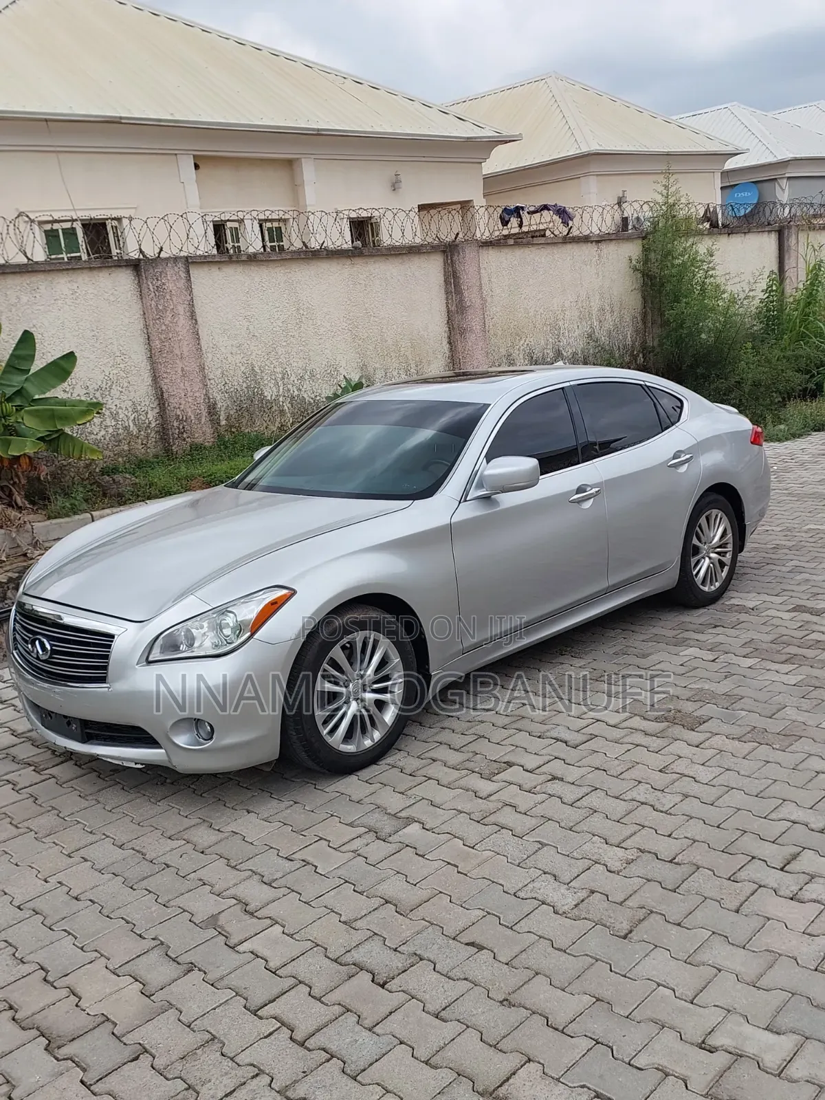 Infiniti M 2011 Silver