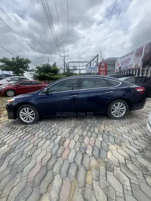 Toyota Avalon XLE Premium Sedan FWD (3.5L 6cyl 6A) 2013 Blue