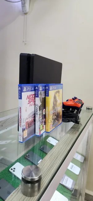 Clean Ps4 Slim Cracked With 6 Games Inside