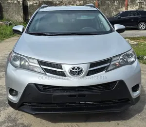 Toyota RAV4 LE 4dr SUV (2.5L 4cyl 6A) 2015 Silver