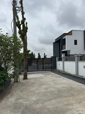 4bdrm Duplex in Alalubosa Gra for sale