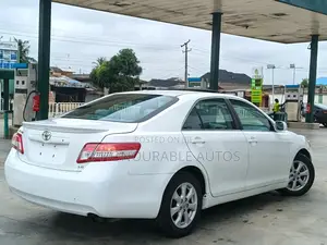 Toyota Camry LE 4dr Sedan (2.5L 4cyl 6AM) 2010 White