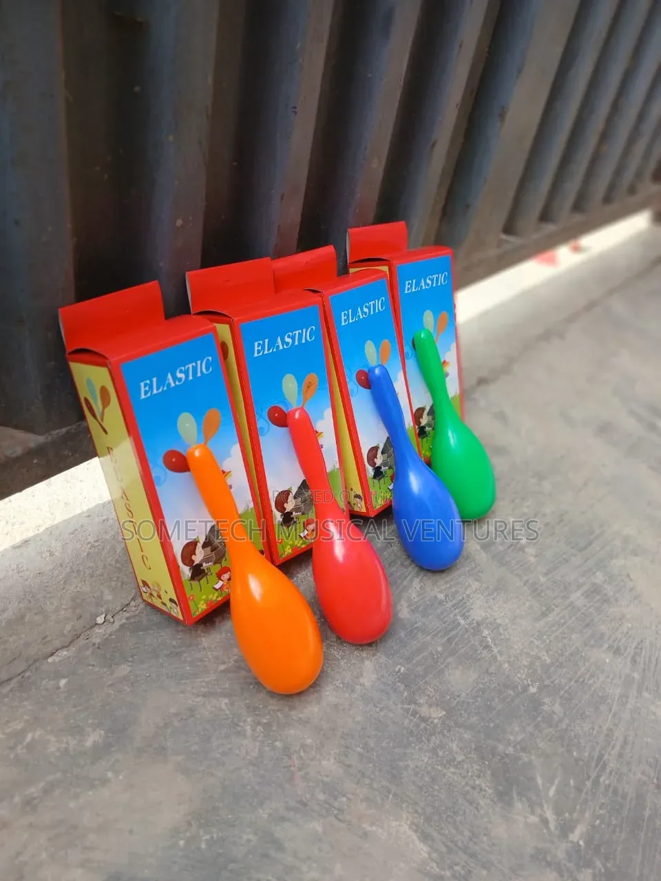 Fragile Maracas