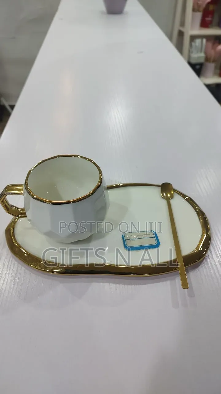 Vintage Tea Tray Sat