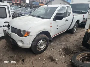 Mitsubishi Pickup 2015 Foreign Used