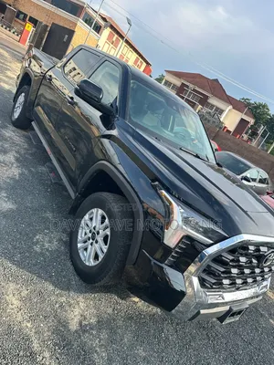 Toyota Tundra 2022 Black