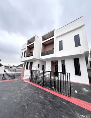 4bdrm Duplex in Thomas Estate for sale