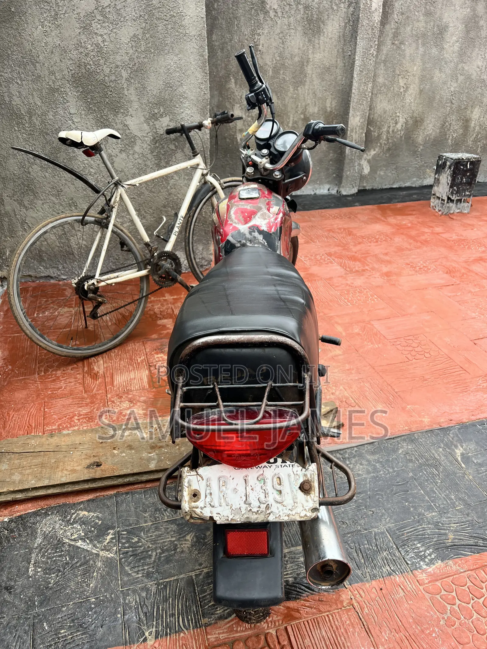 Bajaj Boxer 2020 Red