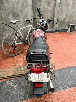 Bajaj Boxer 2020 Red