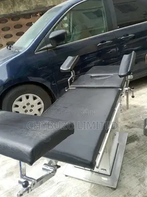 Electric Gynecological Examination Table / Gynae Couch