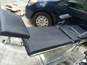 Electric Gynecological Examination Table / Gynae Couch