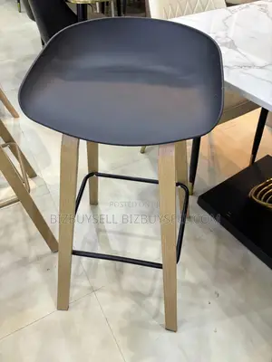 Bar Stool With Metal Legs