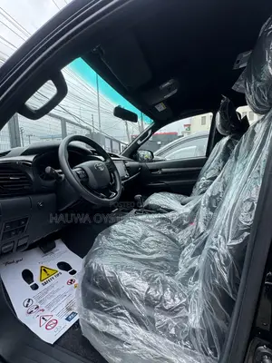 New Toyota Hilux 2026 Black