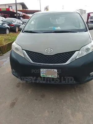 Toyota Sienna 2014