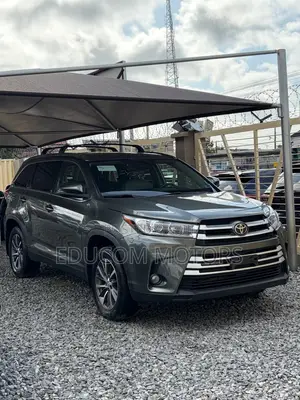 Toyota Highlander XLE 2019 Green