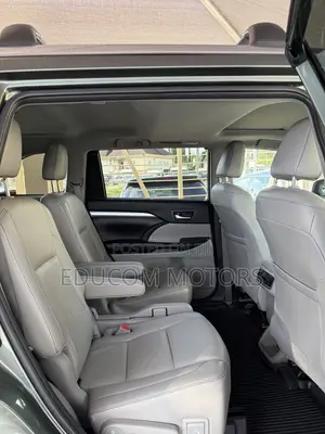 Toyota Highlander XLE 2019 Green