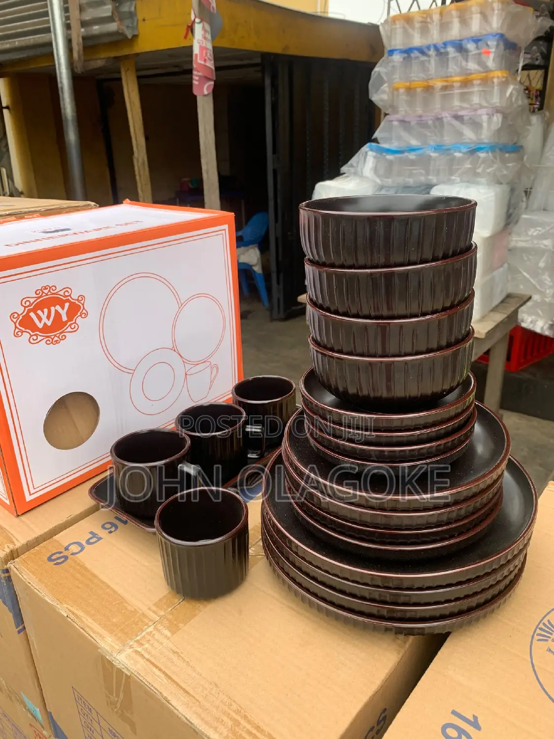 21PC WY Stoneware Dinner Set.