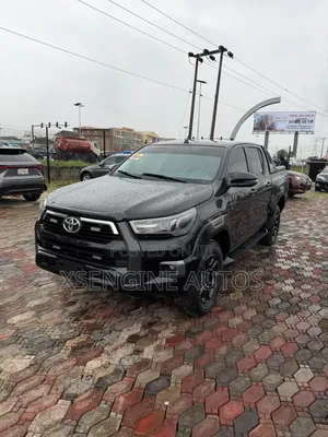Toyota Hilux 2022 Black