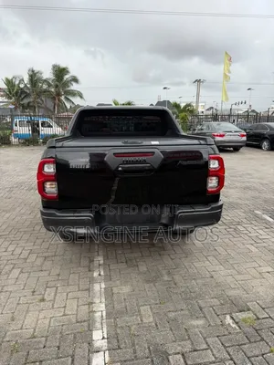 Toyota Hilux 2022 Black