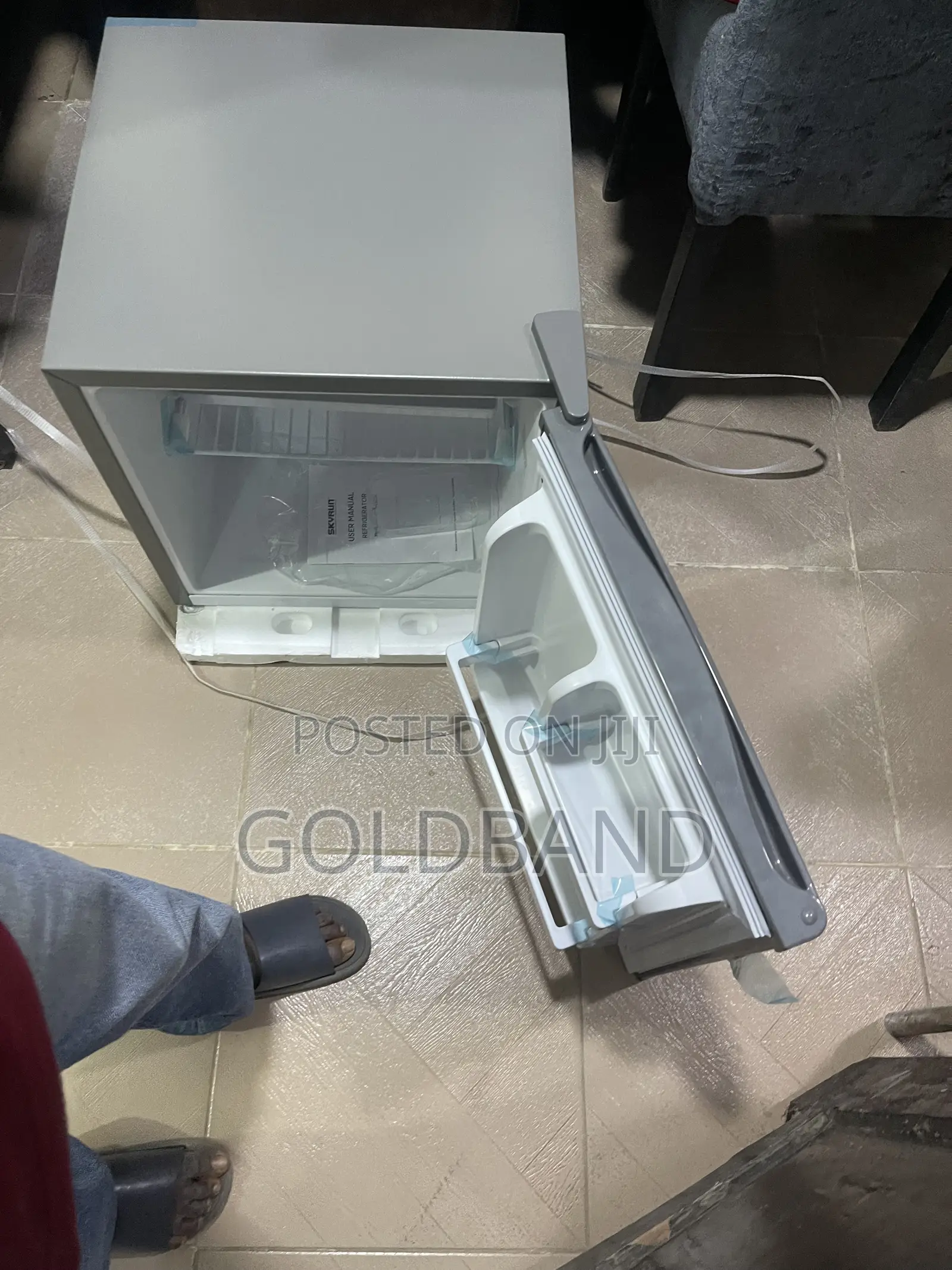 Skyrun 48L Efficient Bedside Mini Refrigerator