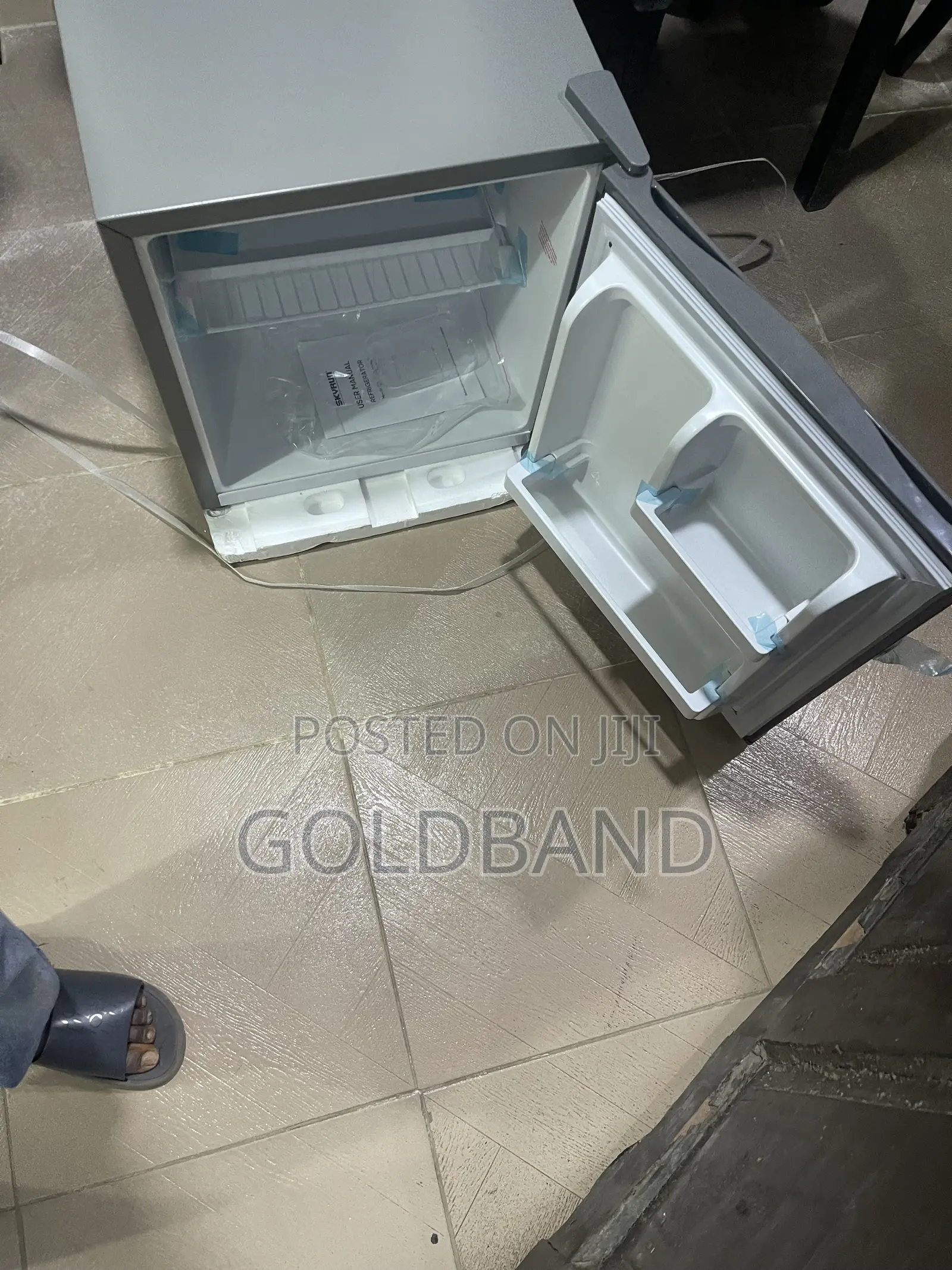 Skyrun 48L Efficient Bedside Mini Refrigerator