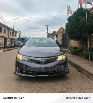 Toyota Camry SE 4dr Sedan (2.5L 4cyl 6A) 2013 Gray