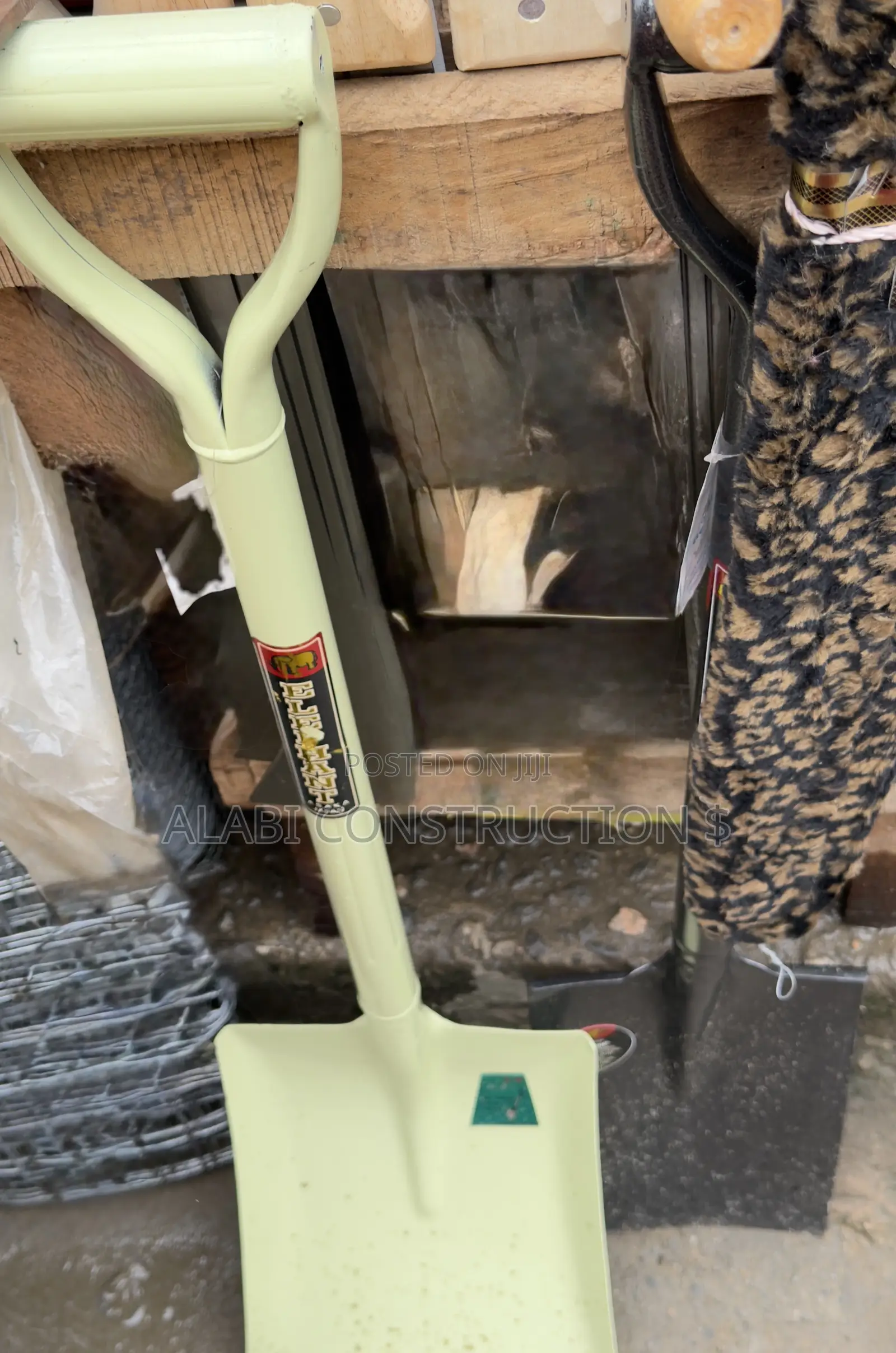 Shovel / Construction Shovels